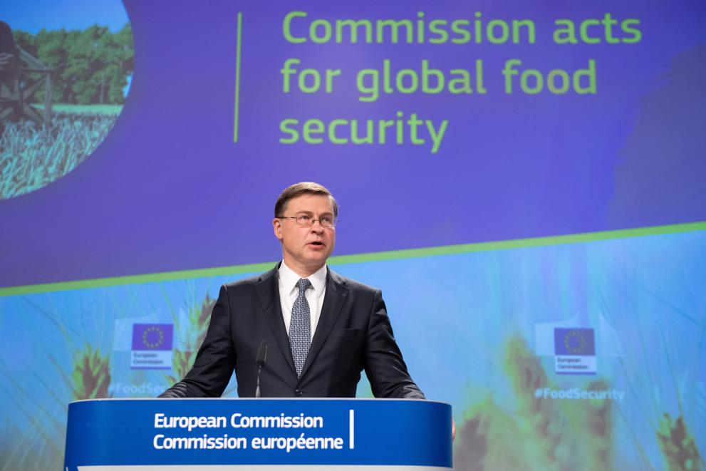 Read-out of the weekly meeting of the von der Leyen Commission by Valdis Dombrovskis, Executive Vice-President of the European Commission, and Janusz Wojciechowski, European Commissioner, on food security and reinforcing the resilience of food systems