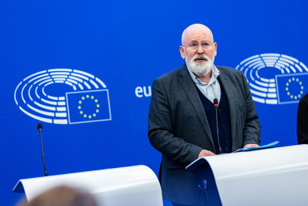 Read-out of the weekly meeting of the von der Leyen Commission by Frans Timmermans, Executive Vice-President of the European Commission, on the Review of the CO2 emission standards for heavy-duty vehicles