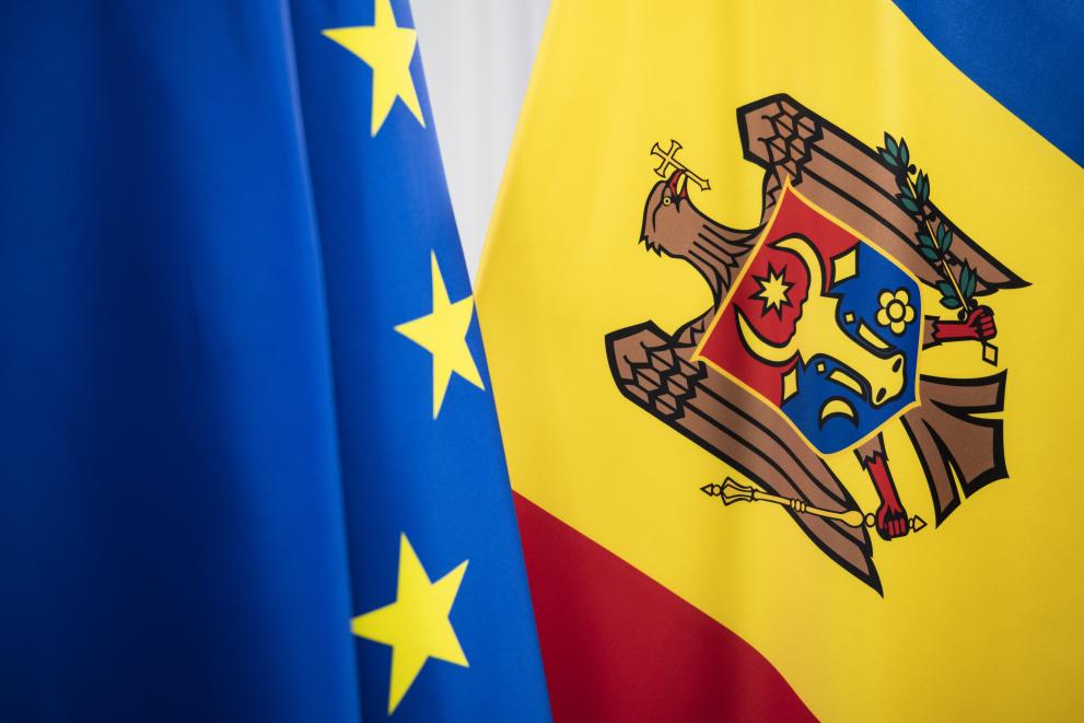 EU und Moldawien Flagge.
